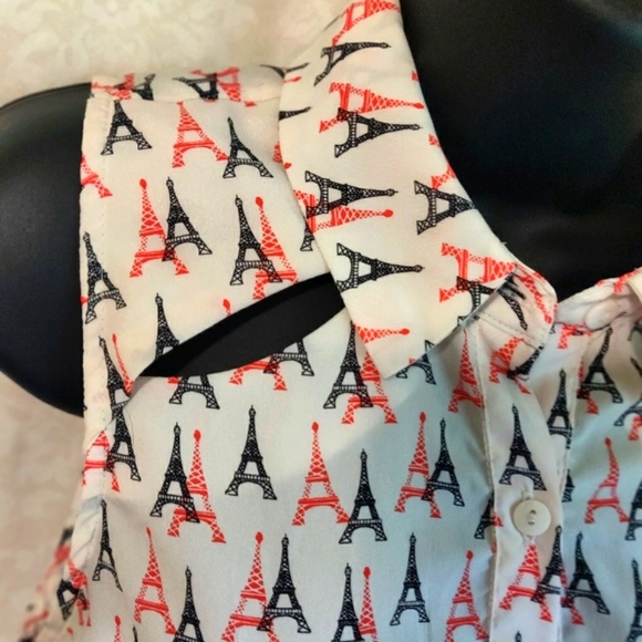 🗺️ Forever 21 Eiffel Tower Sleeveless Blouse Lightweight Shoulder Blade Cutouts - Picture 6 of 8